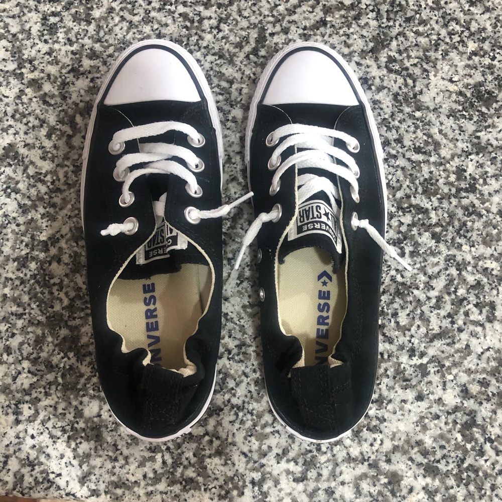 Woman’s Converse size 7.5